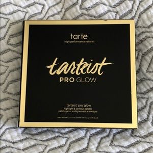 Tarte proglow highlight and contour palette